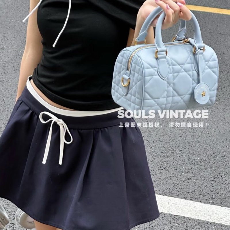 DIOR雲藍色羊皮金釦GROOVE保齡球包M1364UBOL-1