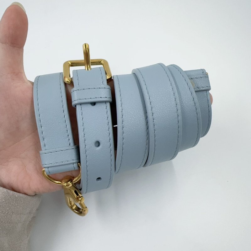 DIOR雲藍色羊皮金釦GROOVE保齡球包M1364UBOL-9