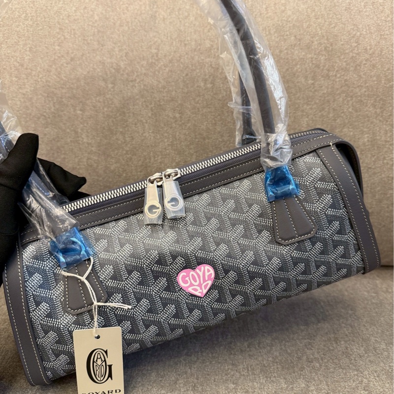 GOYARD限量愛心彩繪法棍包-1