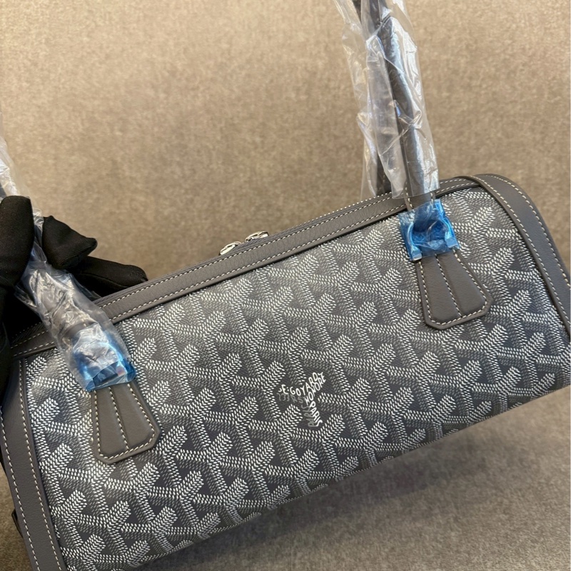 GOYARD限量愛心彩繪法棍包-2