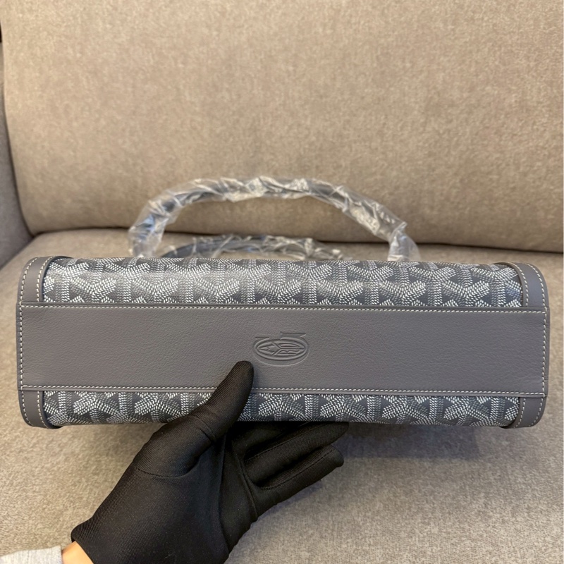 GOYARD限量愛心彩繪法棍包-4