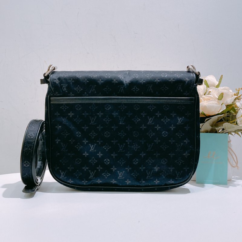 TW4779 Louis Vuitton 路易威登 中古 蘑菇/長頸鹿/白雲 圖案 Monogram Satin Comte De Fe Musette Black x PHW-1