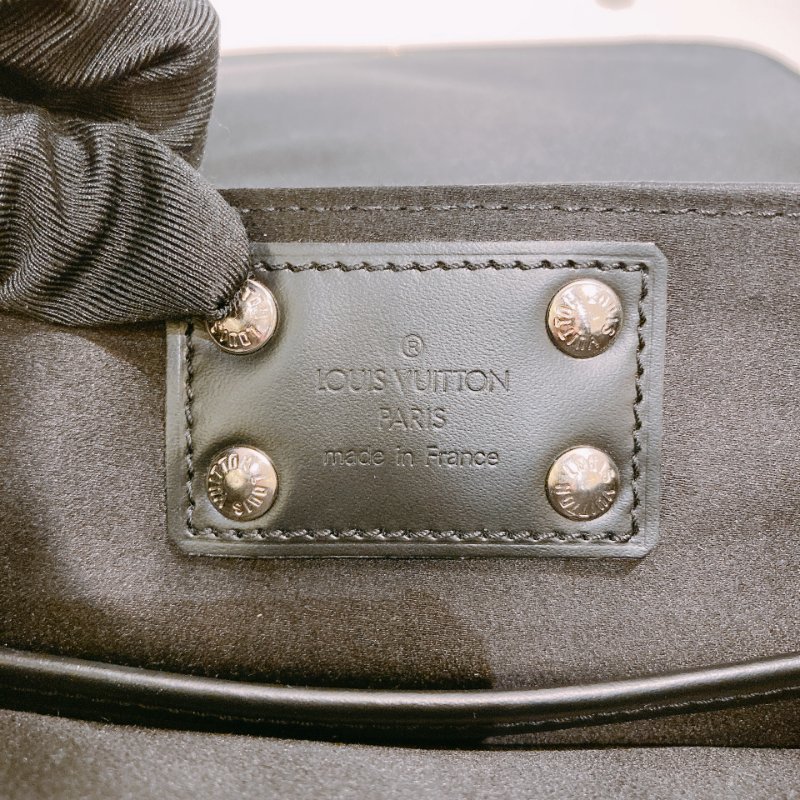 TW4779 Louis Vuitton 路易威登 中古 蘑菇/長頸鹿/白雲 圖案 Monogram Satin Comte De Fe Musette Black x PHW-16