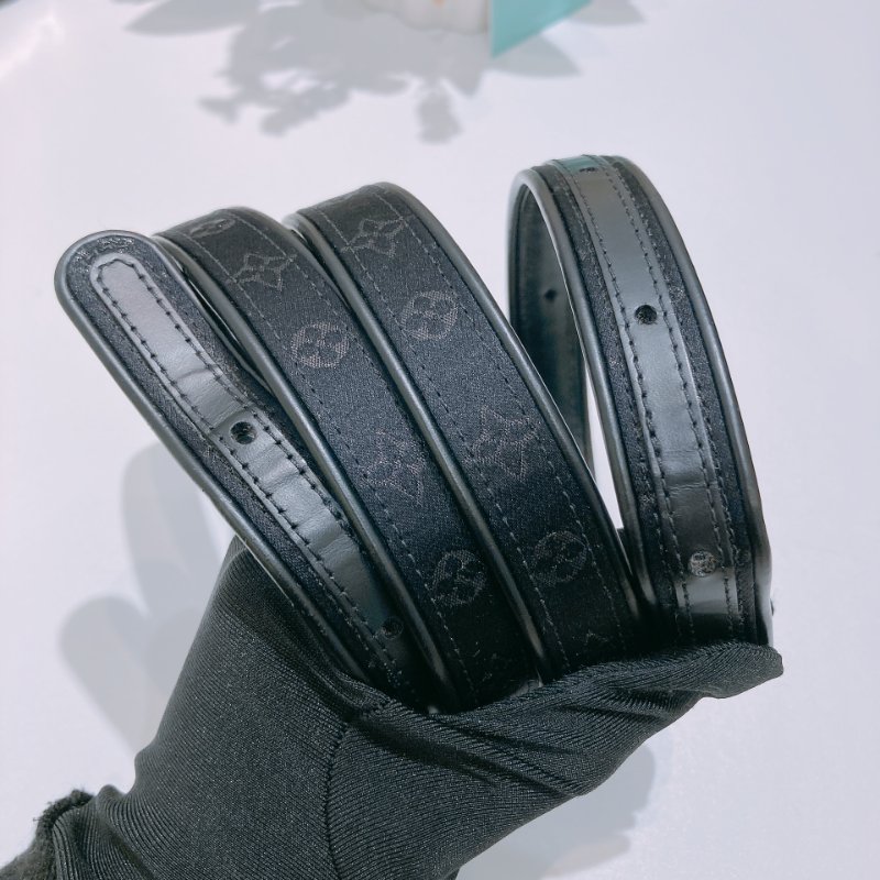 TW4779 Louis Vuitton 路易威登 中古 蘑菇/長頸鹿/白雲 圖案 Monogram Satin Comte De Fe Musette Black x PHW-18