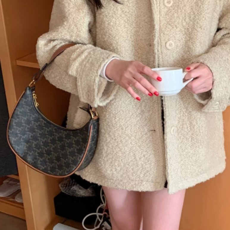 CELINE老花拼咖啡色皮革AVA腋下包-1