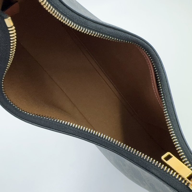 CELINE老花拼咖啡色皮革AVA腋下包-9