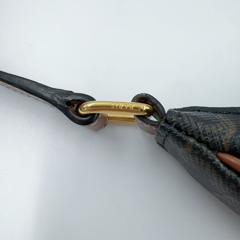 CELINE老花拼咖啡色皮革AVA腋下包-19