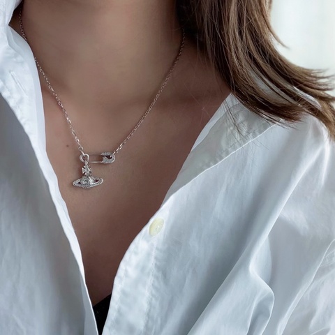 Vivienne Westwood 🪐Lucrece Pendant Necklace 別針項鍊