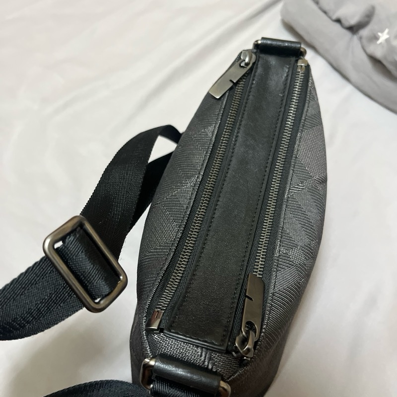 Burberry Chester 斜背包-1