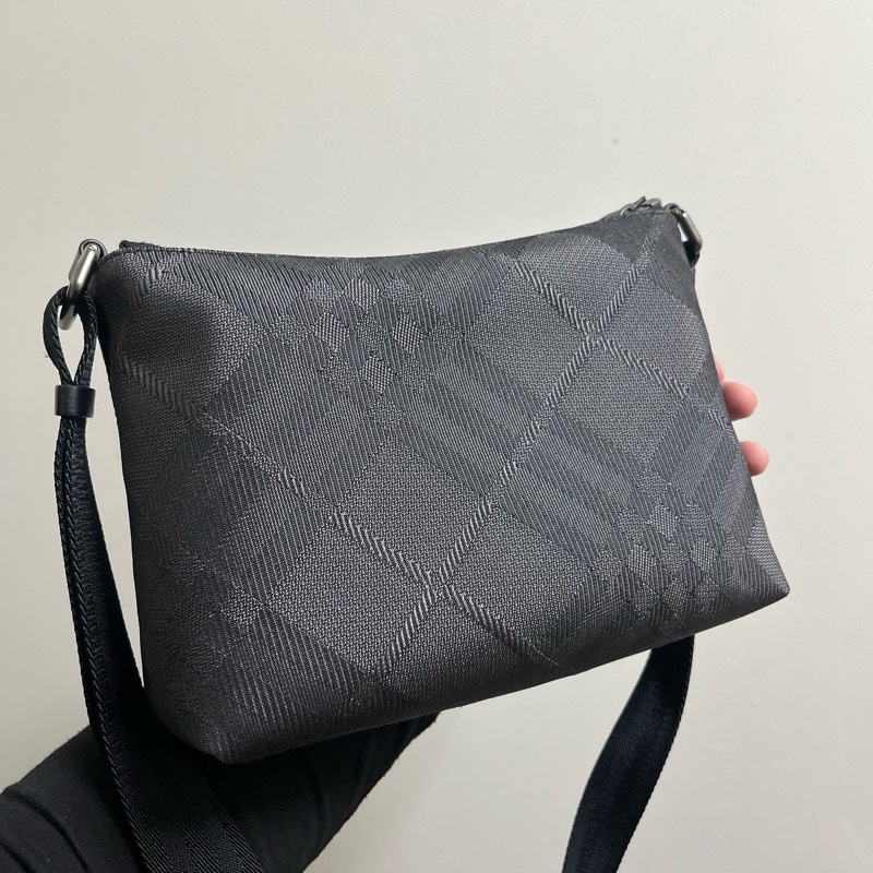 Burberry Chester 斜背包-4