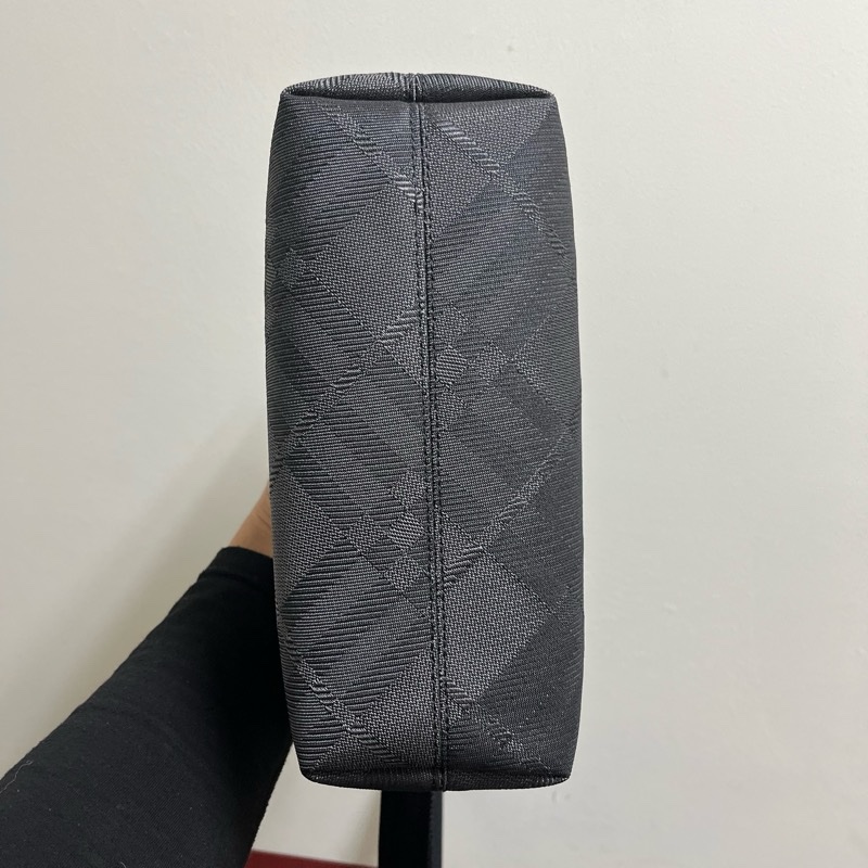 Burberry Chester 斜背包-5