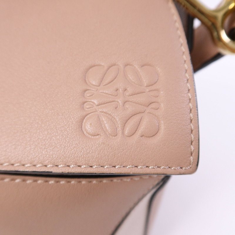 LOEWE 牛皮皮革Puzzle Medium金扣手挽肩背兩用袋-14