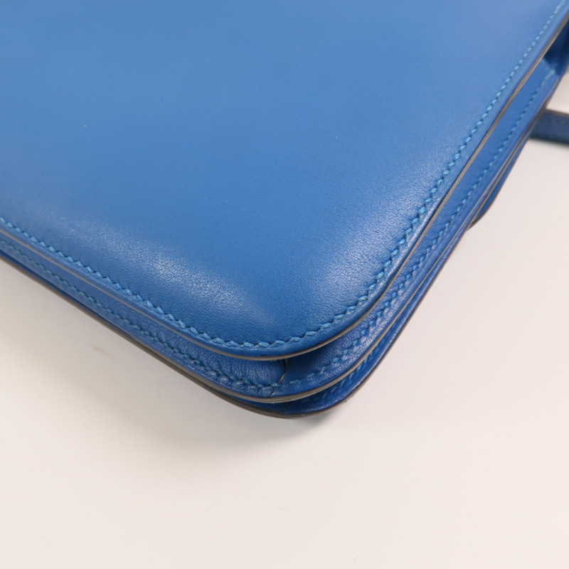 HERMES Swift皮革Constance Mini金扣肩背袋Bleu Izmir-10
