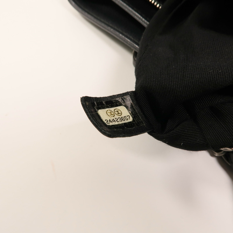 CHANEL 牛皮皮革Urban Companion Tote銀扣鏈帶手挽袋-6