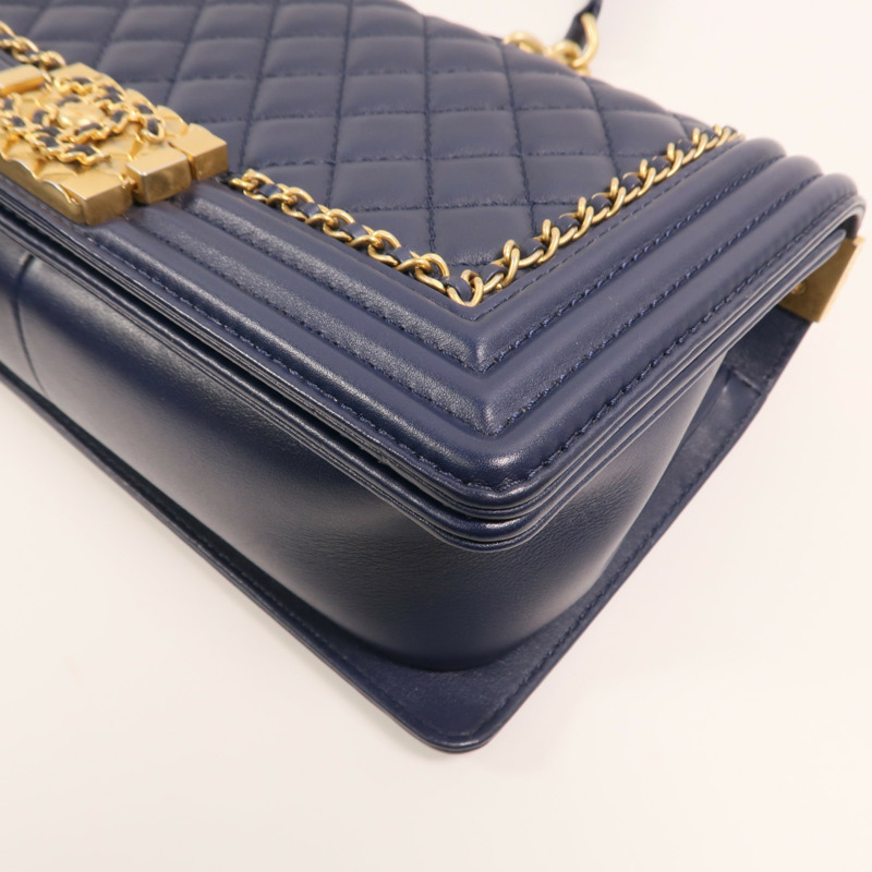 CHANEL 牛皮皮革Boy 25金扣肩背袋-10