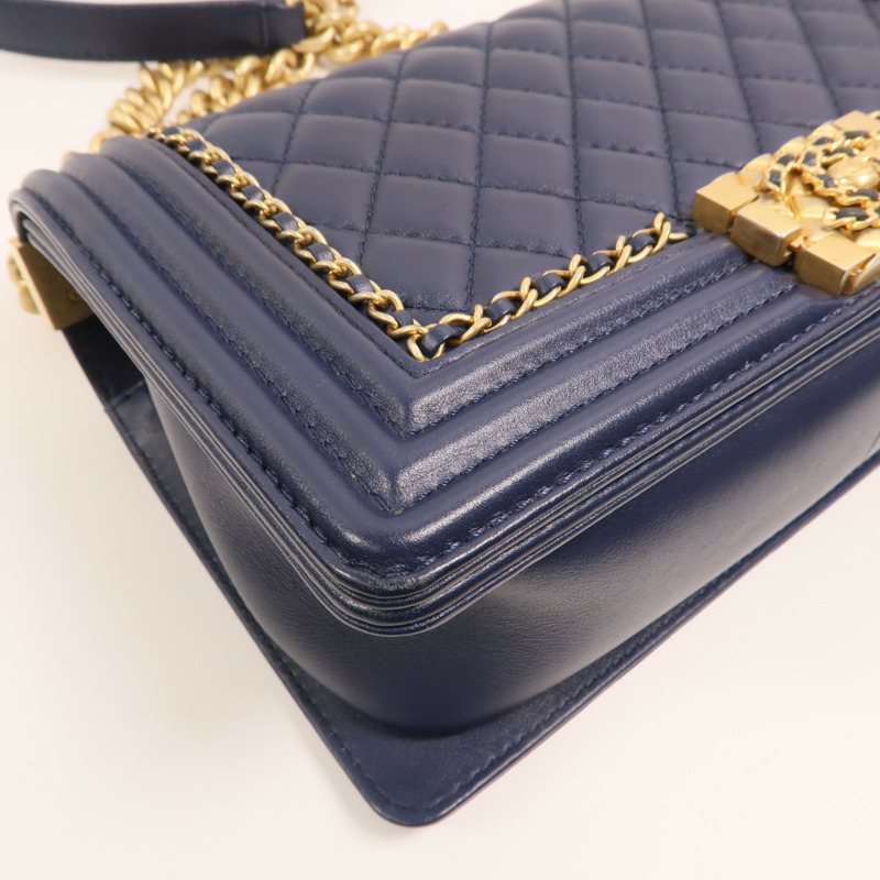 CHANEL 牛皮皮革Boy 25金扣肩背袋-11