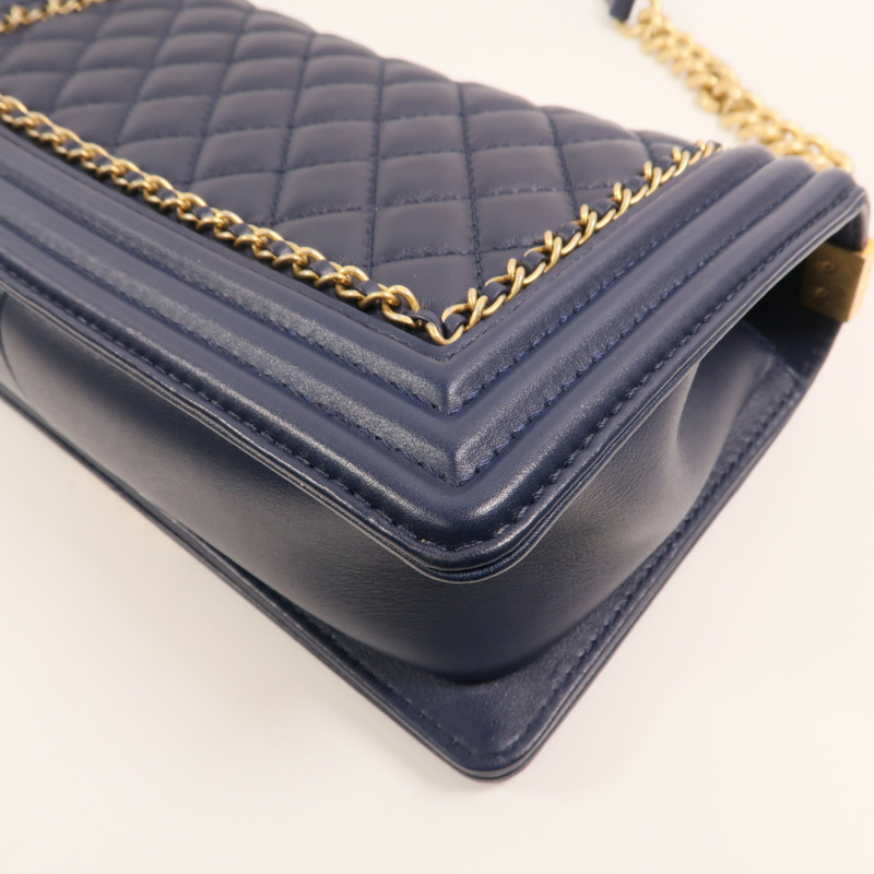 CHANEL 牛皮皮革Boy 25金扣肩背袋-12