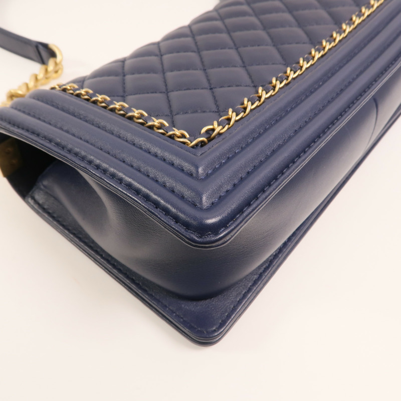 CHANEL 牛皮皮革Boy 25金扣肩背袋-13