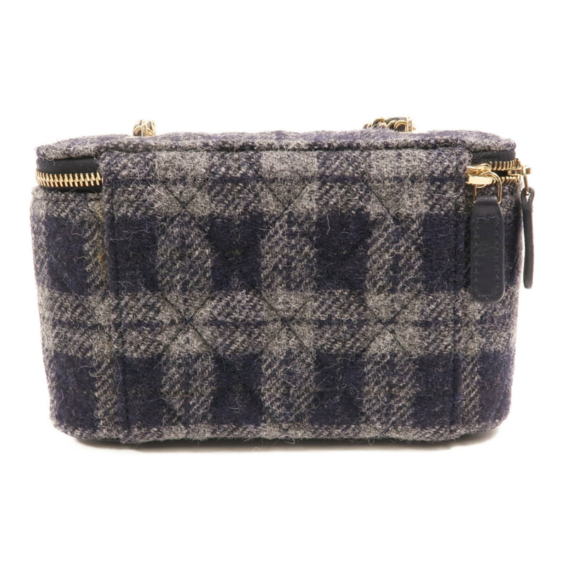 CHANEL 羊毛Vanity Case金扣肩背袋-1