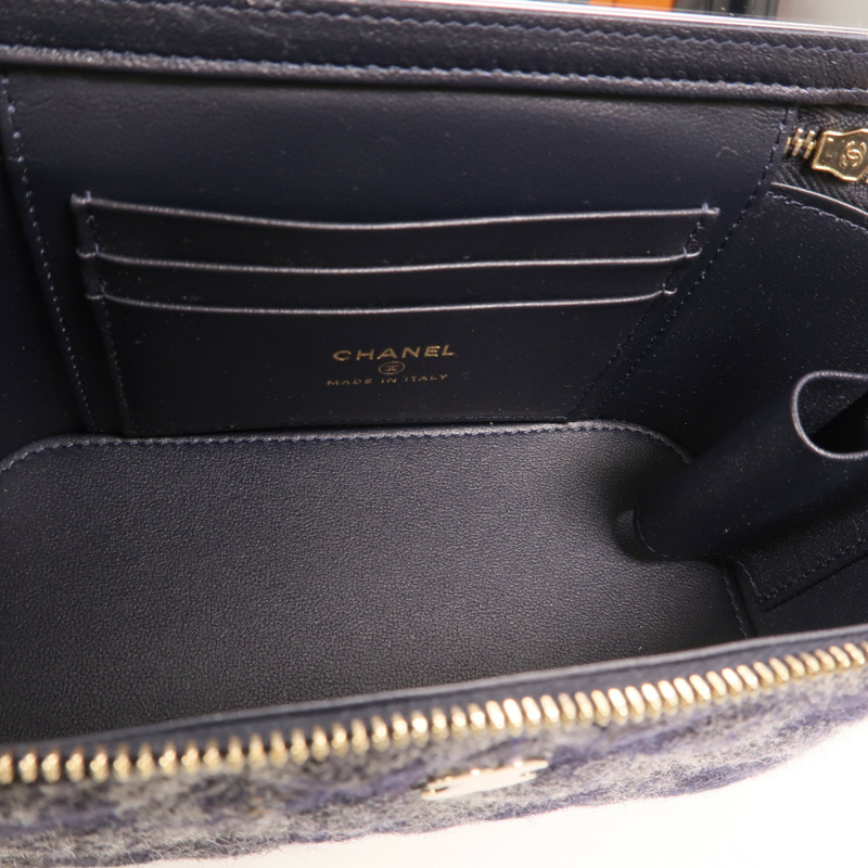 CHANEL 羊毛Vanity Case金扣肩背袋-4