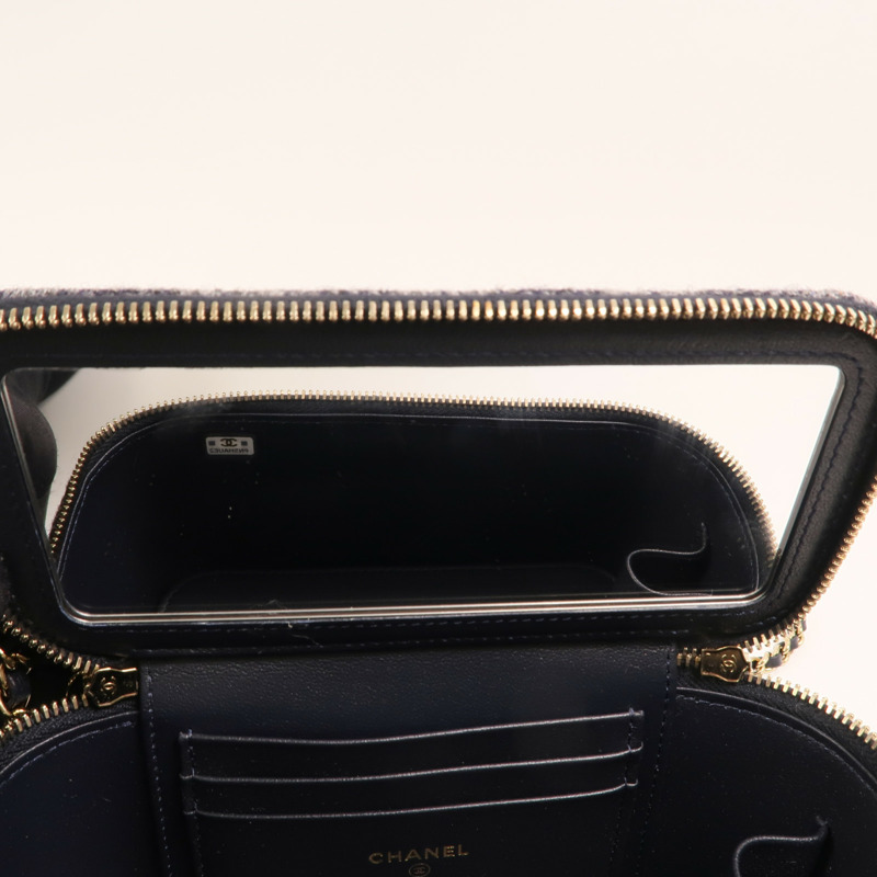 CHANEL 羊毛Vanity Case金扣肩背袋-13
