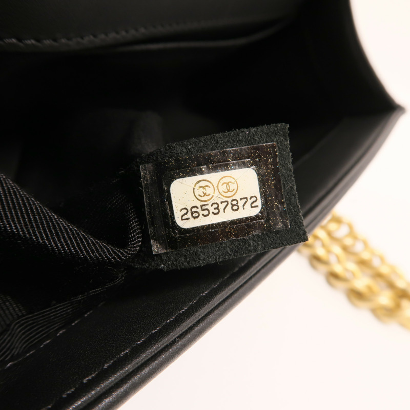 CHANEL 牛皮皮革Boy 20金扣鏈帶肩背袋-6