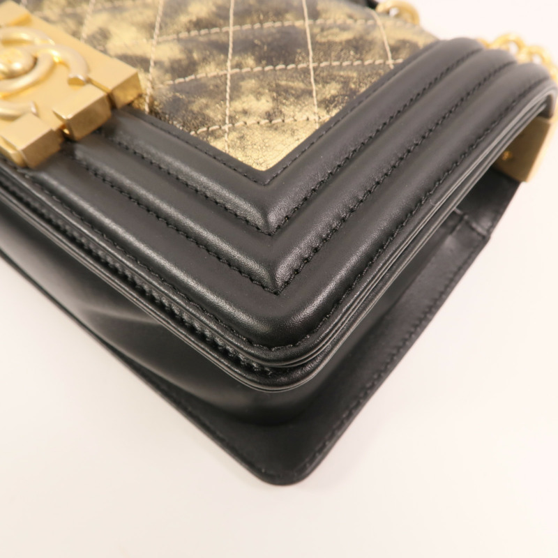 CHANEL 牛皮皮革Boy 20金扣鏈帶肩背袋-10