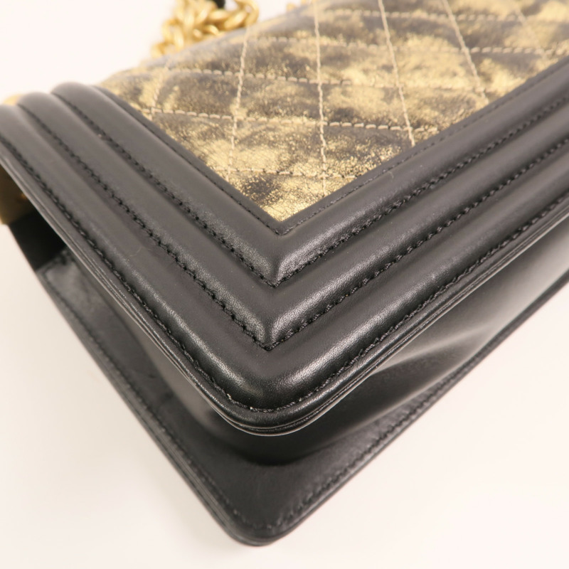 CHANEL 牛皮皮革Boy 20金扣鏈帶肩背袋-13