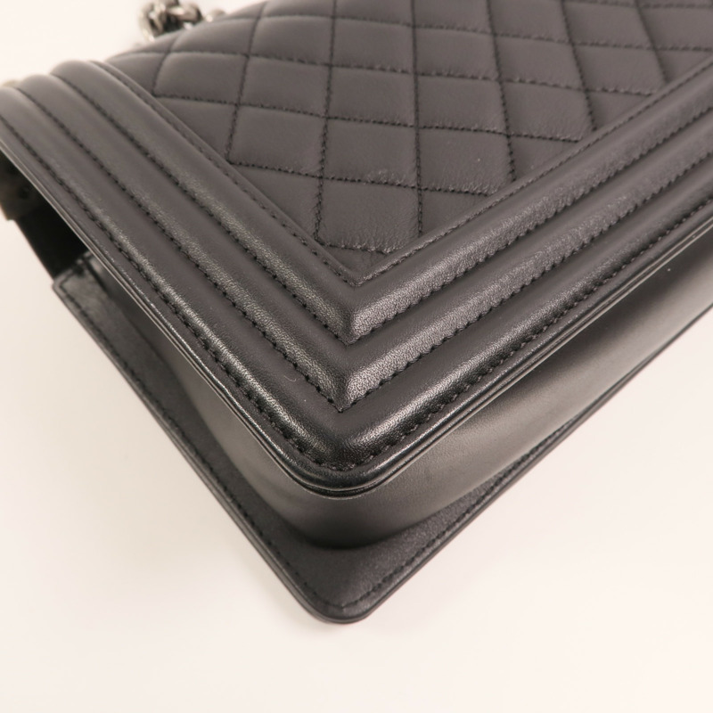 CHANEL 牛皮皮革Boy 25鏈帶肩背袋-13