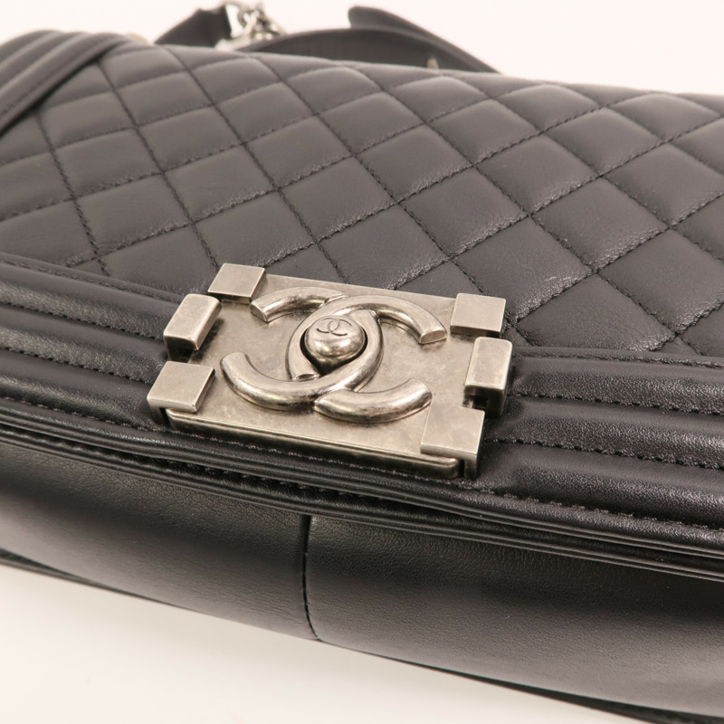 CHANEL 牛皮皮革Boy 25鏈帶肩背袋-14