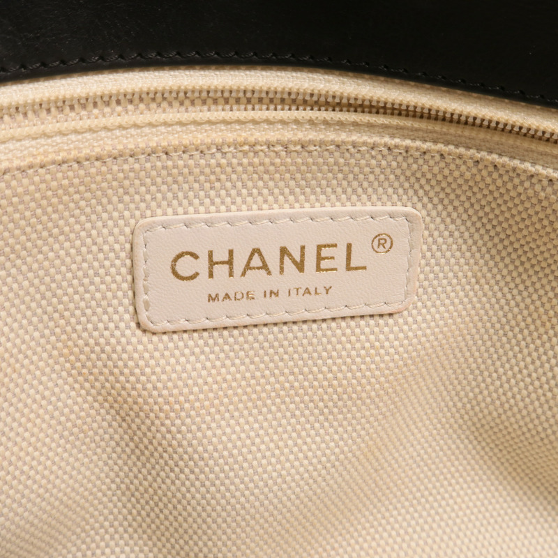 CHANEL 牛皮皮革Chain Shoulder金扣肩背袋-5