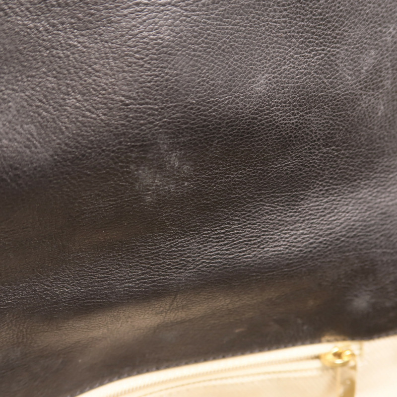 CHANEL 牛皮皮革Chain Shoulder金扣肩背袋-15