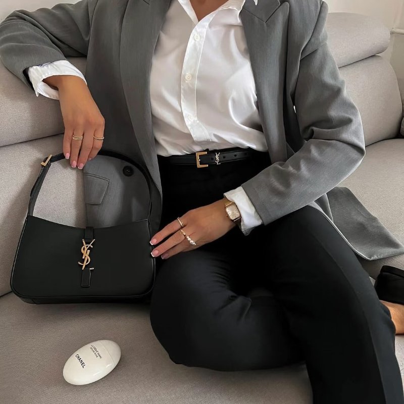 YSL黑色牛皮金釦LE5a7腋下肩背包-1