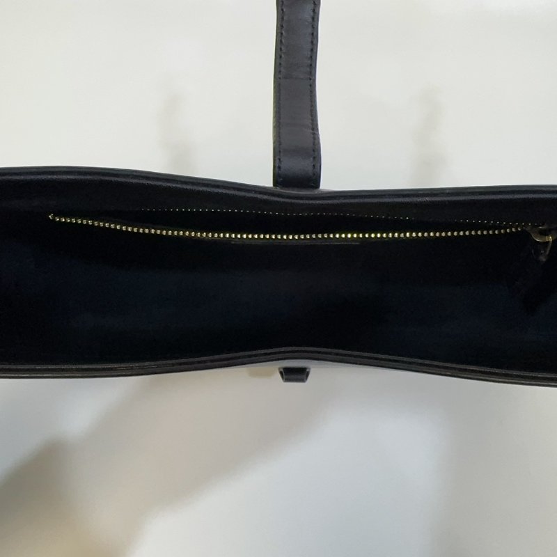 YSL黑色牛皮金釦LE5a7腋下肩背包-9