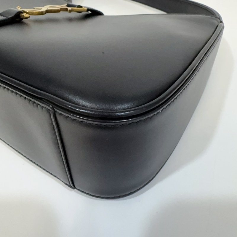 YSL黑色牛皮金釦LE5a7腋下肩背包-12
