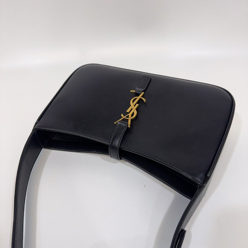 YSL黑色牛皮金釦LE5a7腋下肩背包-16