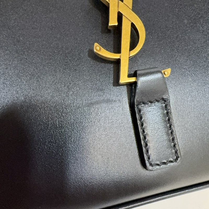 YSL黑色牛皮金釦LE5a7腋下肩背包-19