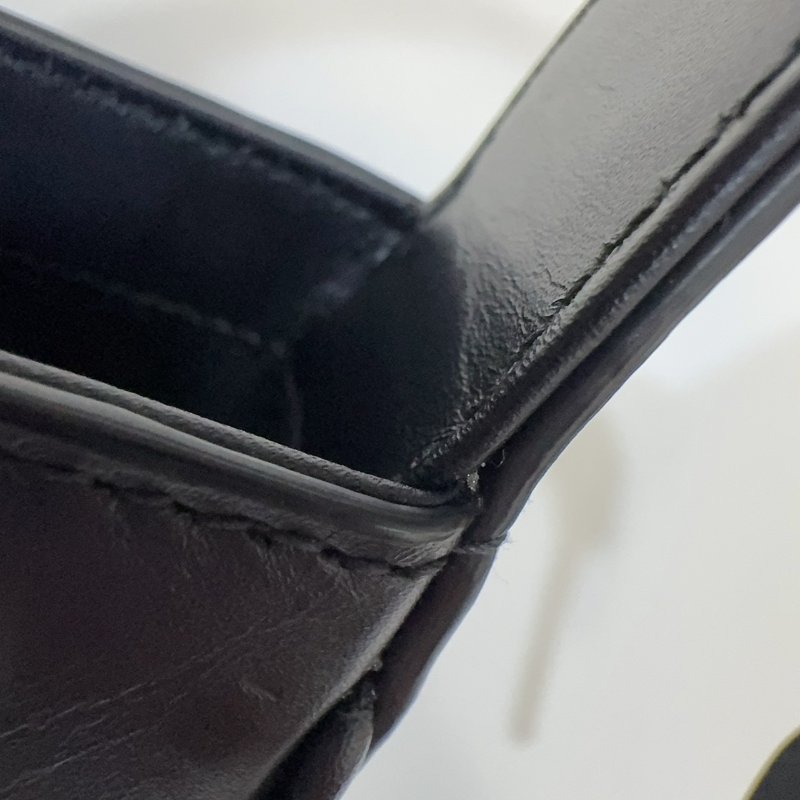 YSL黑色牛皮金釦LE5a7腋下肩背包-21