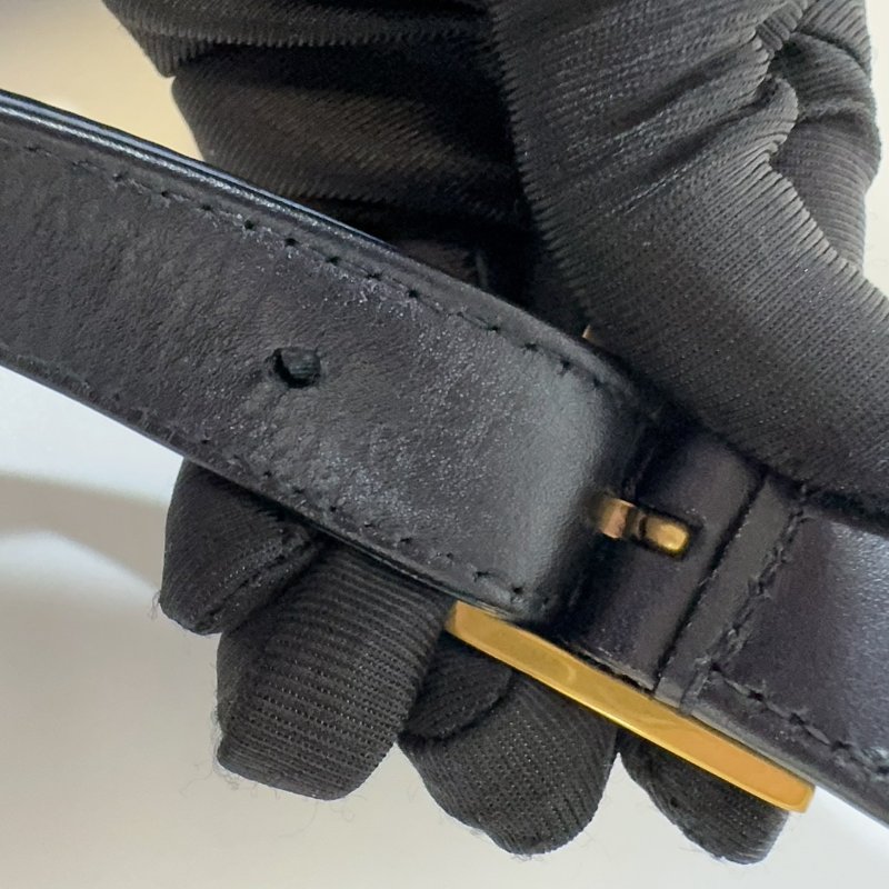 YSL黑色牛皮金釦LE5a7腋下肩背包-22