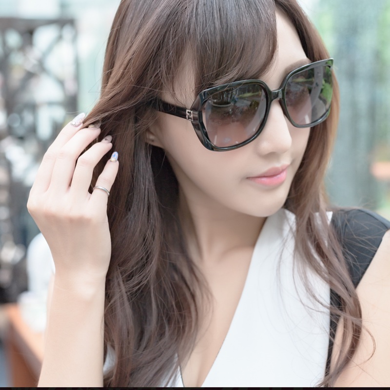 FENDI 時尚太陽眼鏡 (黑色)-6