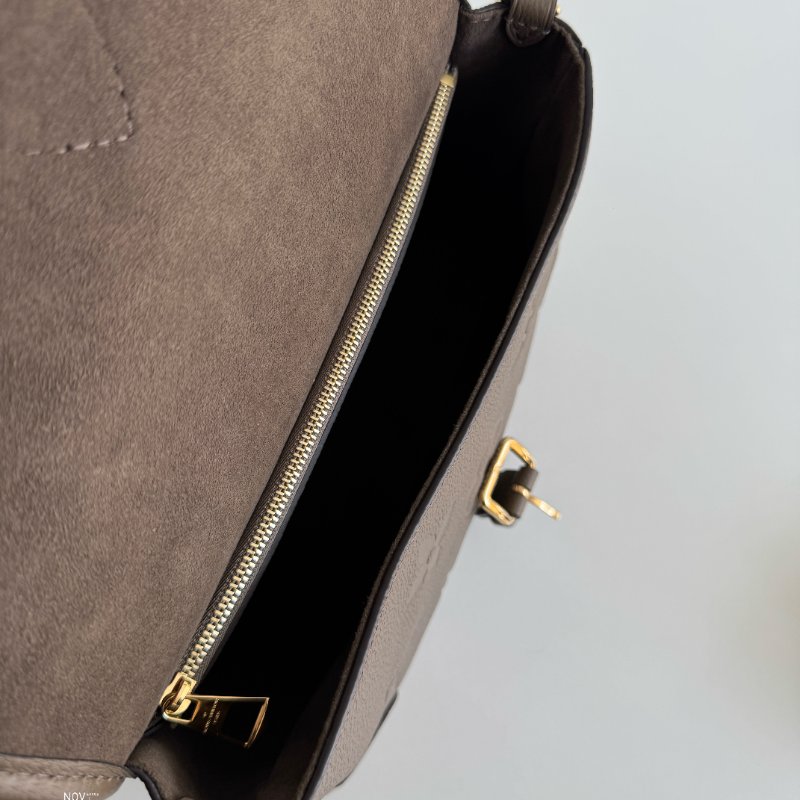 閒置新🫰🏻 全配有購證🙌🏻 Louis Vuitton LV 路易威登 Diane Smoke色 煙燻色-3