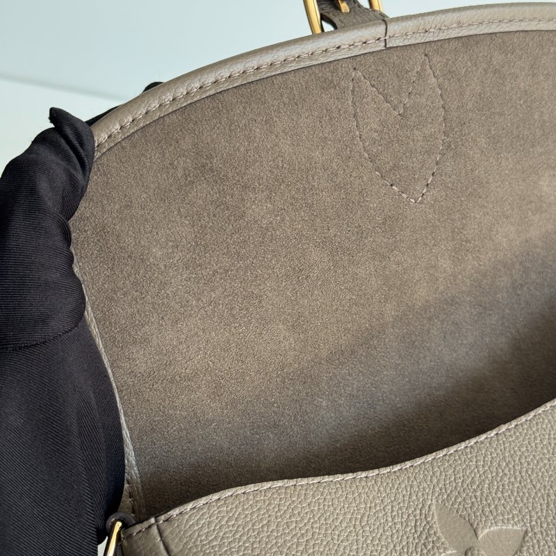 閒置新🫰🏻 全配有購證🙌🏻 Louis Vuitton LV 路易威登 Diane Smoke色 煙燻色-9