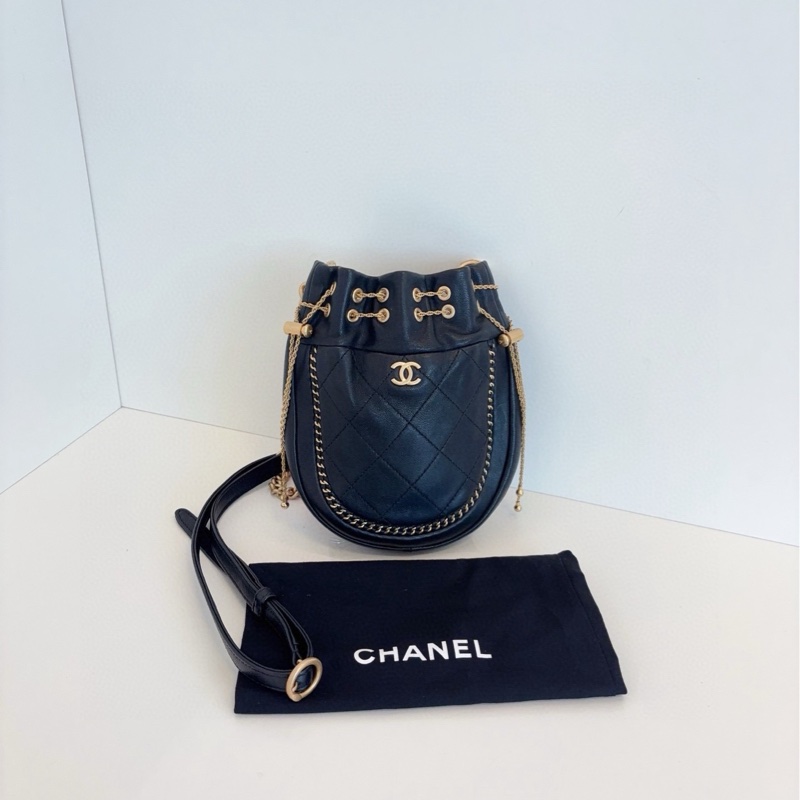✨Chanel 黑金穿鏈小水桶 很精緻 稀有的一款🖤-4