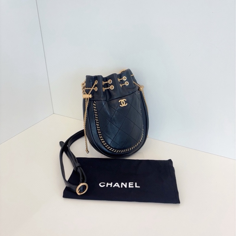 ✨Chanel 黑金穿鏈小水桶 很精緻 稀有的一款🖤-6