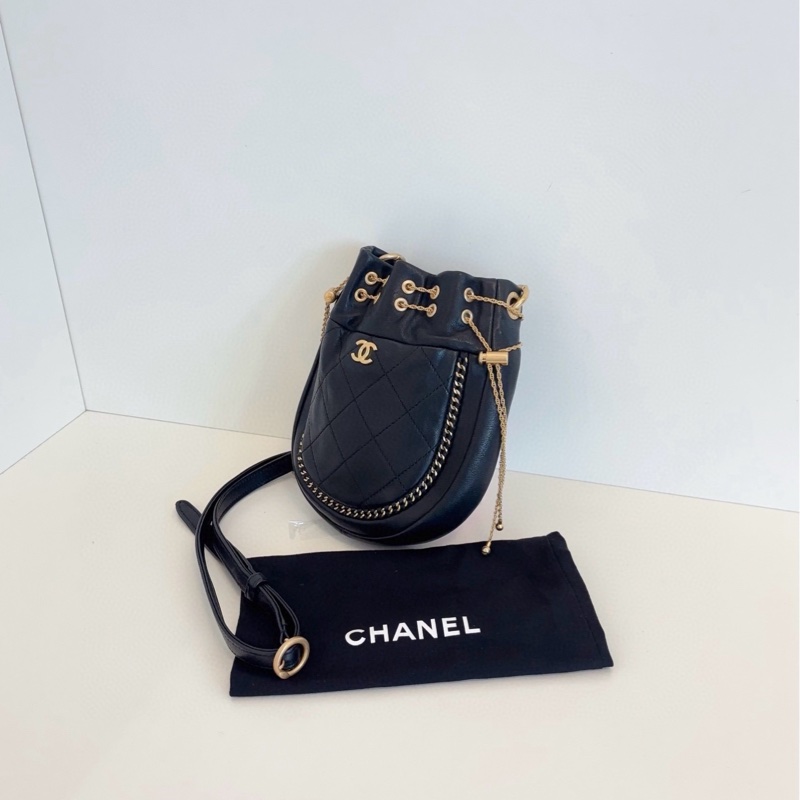 ✨Chanel 黑金穿鏈小水桶 很精緻 稀有的一款🖤-7