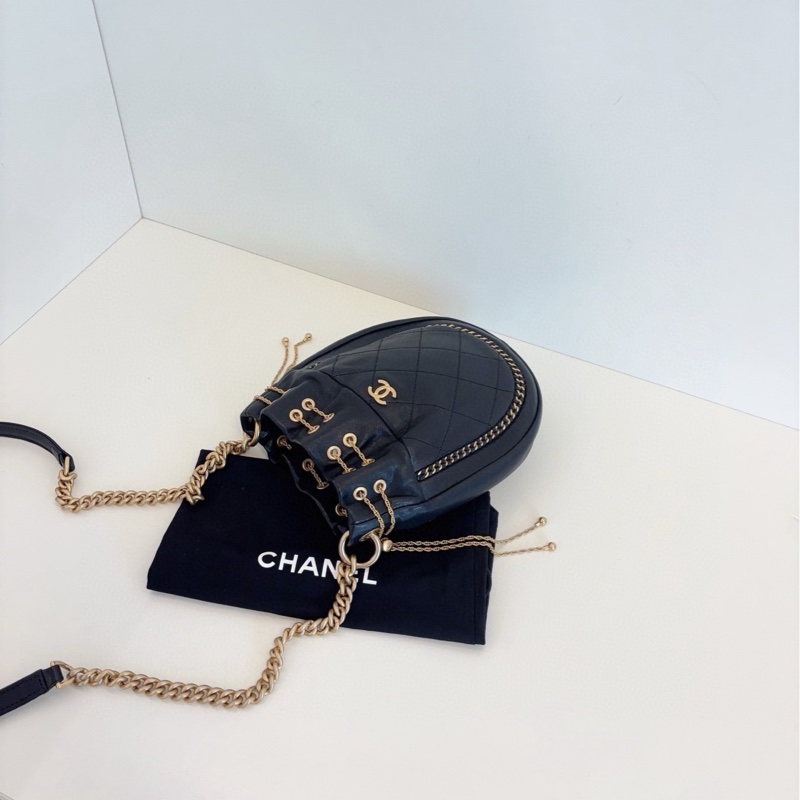 ✨Chanel 黑金穿鏈小水桶 很精緻 稀有的一款🖤-9