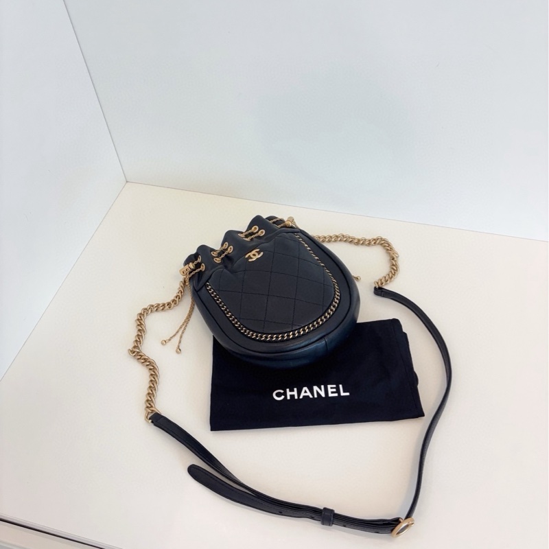 ✨Chanel 黑金穿鏈小水桶 很精緻 稀有的一款🖤-10