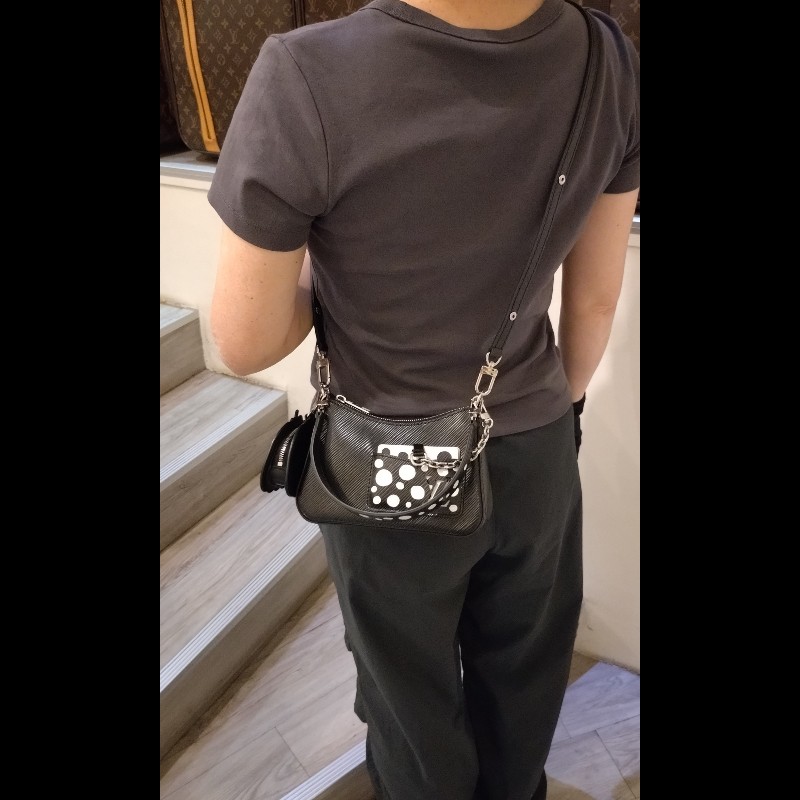 LV 黑底白點點EPI草間彌生限定兩用小包-3
