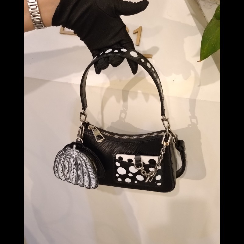 LV 黑底白點點EPI草間彌生限定兩用小包-5