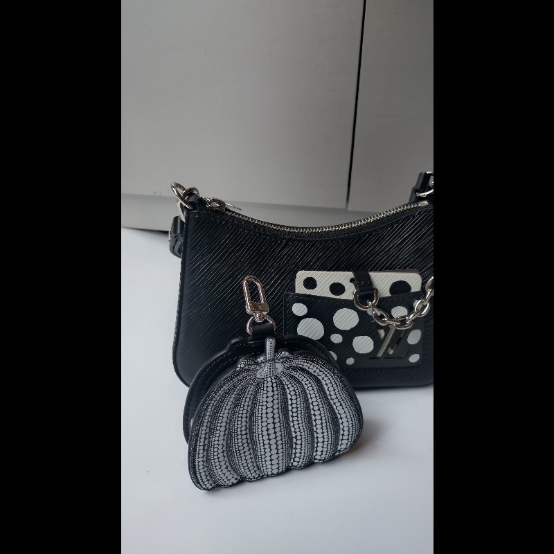LV 黑底白點點EPI草間彌生限定兩用小包-9